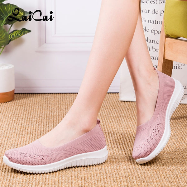 Women Casual Shoes Light Sneakers Breathable Mesh Summer knitted Vulcanized Shoes Outdoor Slip-On Sock Shoes Plus Size Tennis