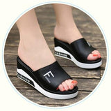 Summer Outdoor Women's Wedges Slippers Slip-On Shoes Woman Flat Peep Toe Breathable Soft Platform Leather Sandals Platform Shoes